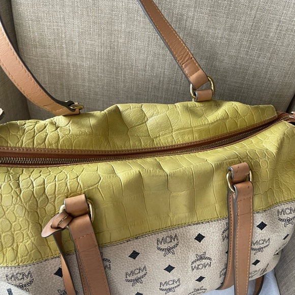 Authentic MCM Visetos shoulder crossbody bag (E11) - Picture 4 of 16